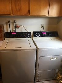 Whirlpool Washer & Gas Dryer