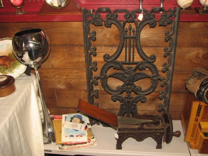 vintage corrugator (hats and collars), cast iron decor