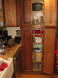 Kitchen & entertaining
