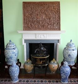 Chinese & Japanese porcelain & Bronze