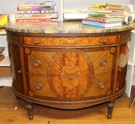 Louis XV Demi lune dresser