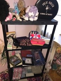 TOYS / WOMENS ACCESSORIES 