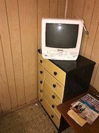 SMALL CHEST OF DRAWERS AND TV
