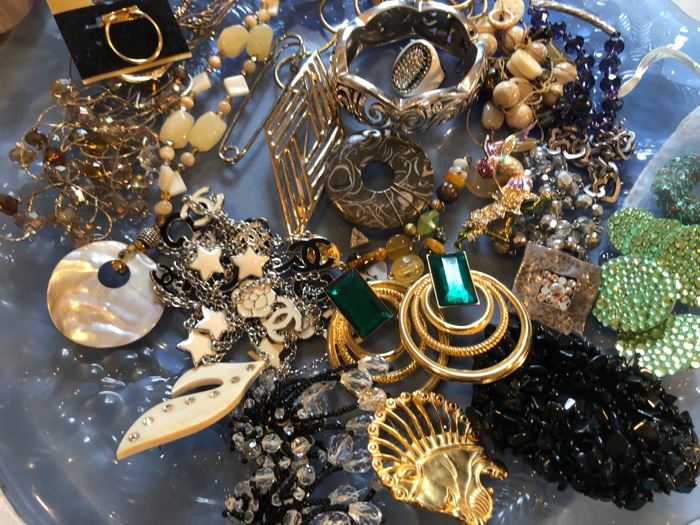 Costume jewelry 