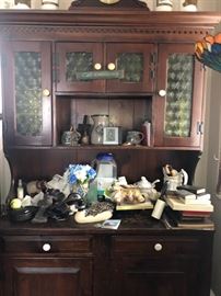 Pine hutch