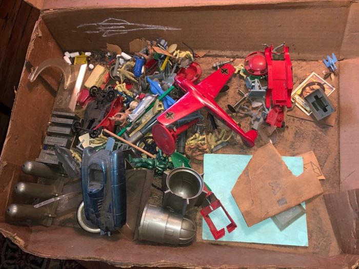 Random toy pieces