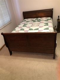 Queen Size Wood Sleigh Bed