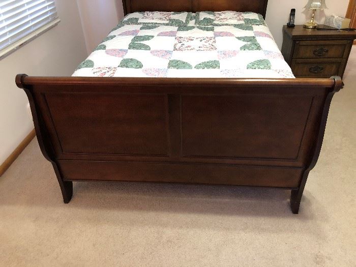 Queen Size Wood Sleigh Bed