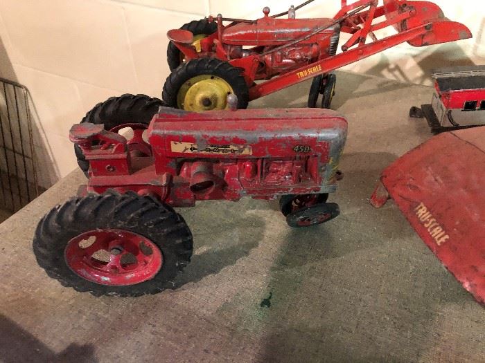 Antique Tru-Scale Metal Farm Toys