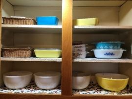Vintage Pyrex and Fire King Dishes