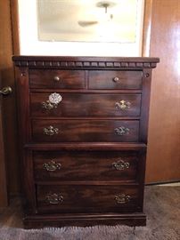 Lea Tall chest of drawers 