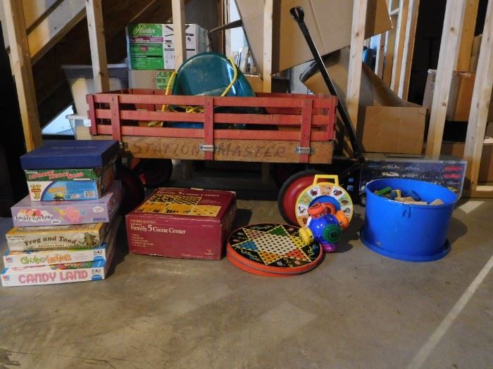Station master wagon, blocks, games