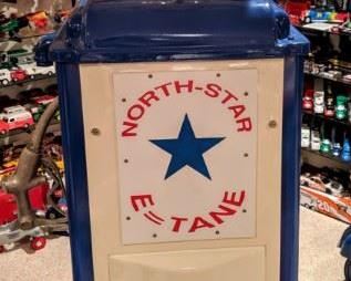 Wayne model 70 restored North Star gas pump display.