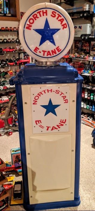 Wayne model 70 restored North Star gas pump display.