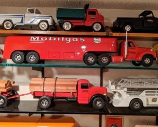 Fred Thompson Smith Miller Mack Mobilgas Tanker