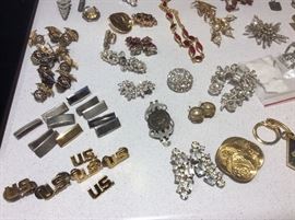 Military pins, brass US pins, sterling silver bars for Lieutenant Captain