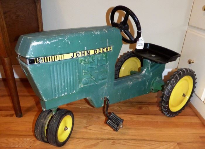 1950's John Deere Toy Pedal Tractor Model 520
