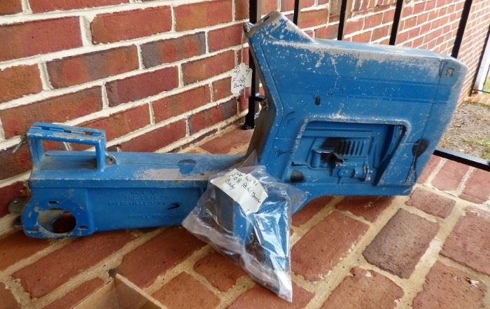 Toy Ford F-68 tractor parts