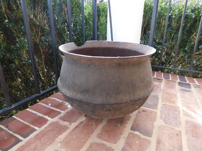 Cast Iron Cook Pot (as is)