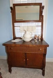 Antique Oak Wash Stand with Mirror