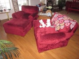 CRATE & BARREL STUNNING SOFA AND MATCHING LIVING ROOM SEATING