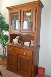 Small hutch