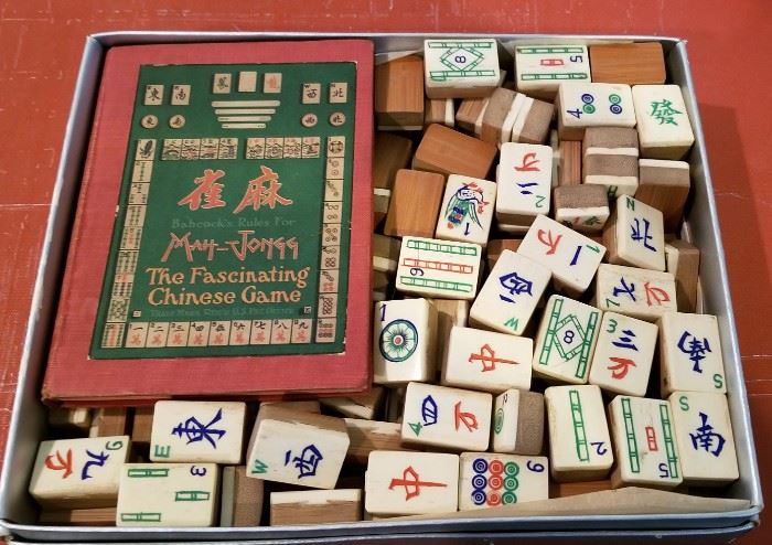 Fantastic vintage Mah-Jongg set in original box....