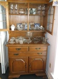 Maple hutch