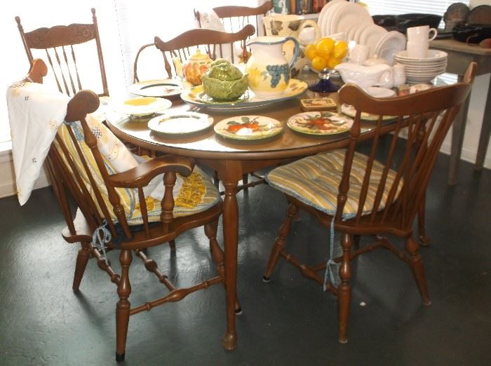 Maple table and chairs, two w/arms