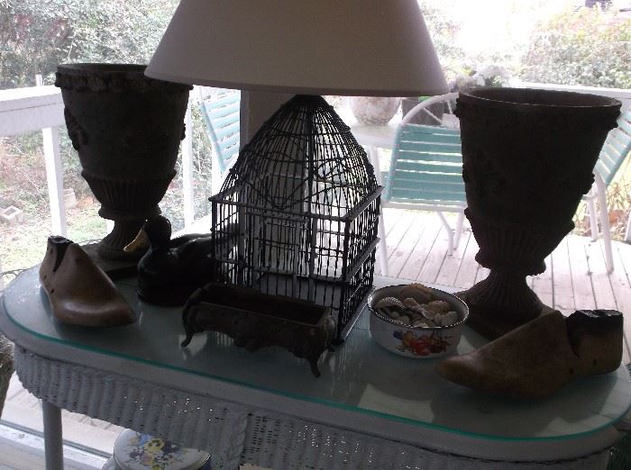 Bird cage lamp