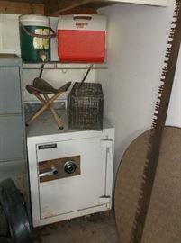 Safe and cross cut saw