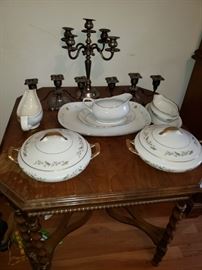 Serving Dishes              Twist Leg Table