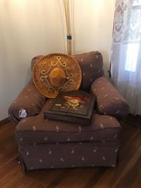 Oversize Chair  Darts   Sombrero