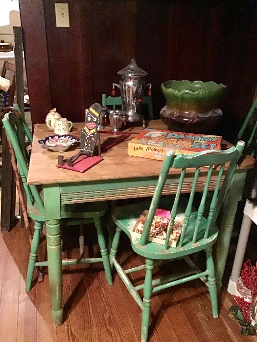 Cute Green Kitchen table and four chairs