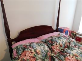 4 Poster Queen Size Bed