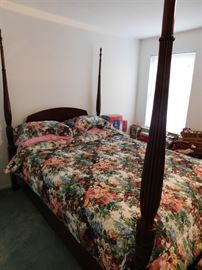 4 Poster Queen Size Bed