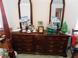 Dresser w/ 2 Mirrors