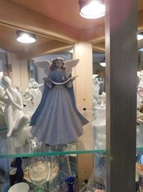 Figurines