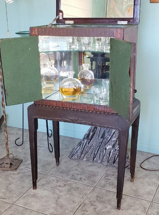 1930's Liquor Cabinet, mirrored inside, lid opens - excellent vintage condition.