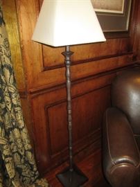 FLOOR LAMP