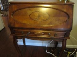 ANTIQUE DESK