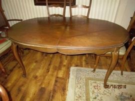 Dining table w/ 6 chairs