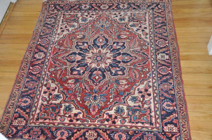 Gorgeous antique Persian 100% wool handmade area rug. Approximately 3’ x 5’