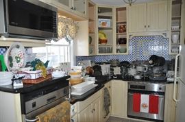 Charming kitchen filled with all your cooking needs!!