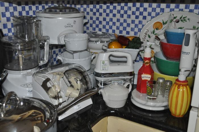 Wonderful small appliances available including a Cuisinart Prep 2 plus, Rival Crock pot, Cuisinart 9 Speed Mixer, Cuisinart Smart Stick as well as a vintage set of 4 Pyrex bowls in primary colors!