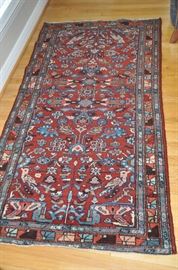 Antique Hariz Persian area rug. Approximately 3’ x 6’