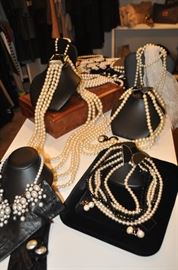 Amazing collection of pearl necklaces!!
