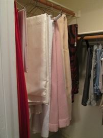 Blankets & Table Cloths
