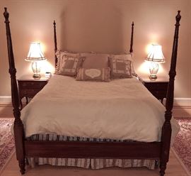 Jamestown Sterling Bedroom Set: 4-Post Queen Bed