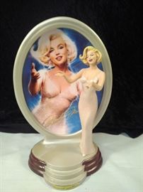 Marilyn Monroe statue with attached plate Diamonds and Pearls https://ctbids.com/#!/description/share/110015